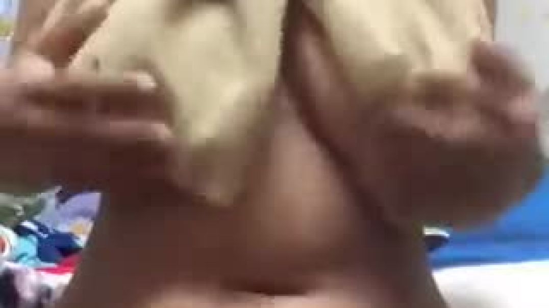 desi mom show big boobs