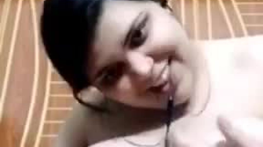 cam girl show big boobs
