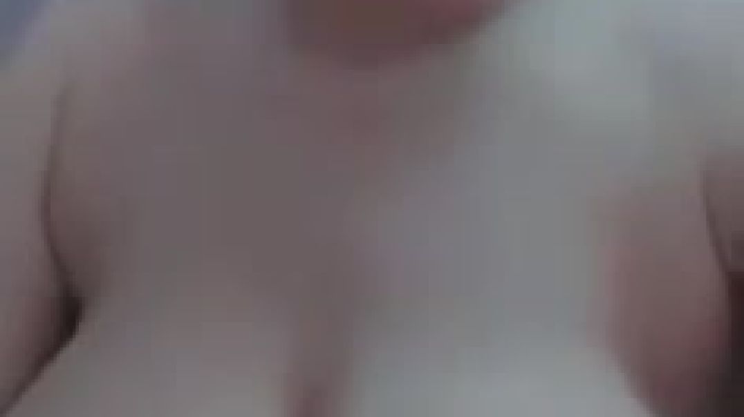 my girlfriend show small boobs