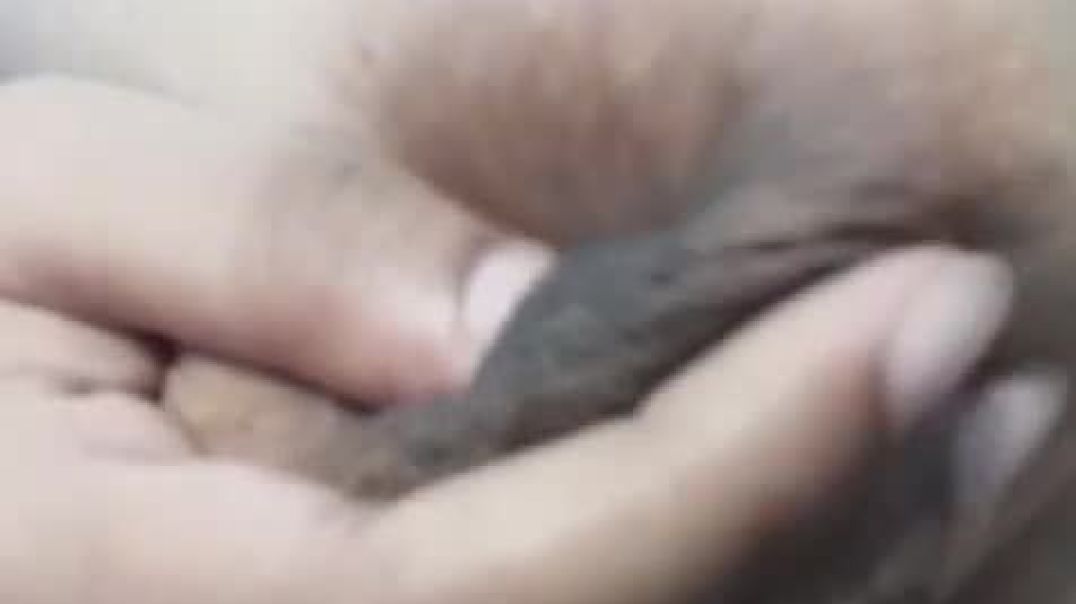 ⁣meri sister k bade bade narm garm boobs